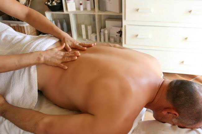 Massage Balinais : cavalaire, cogolin, grimaud, massage affinant, massage anti cellulite, massage apaisant, massage bas dos, massage détoxiquant, massage a domicile,